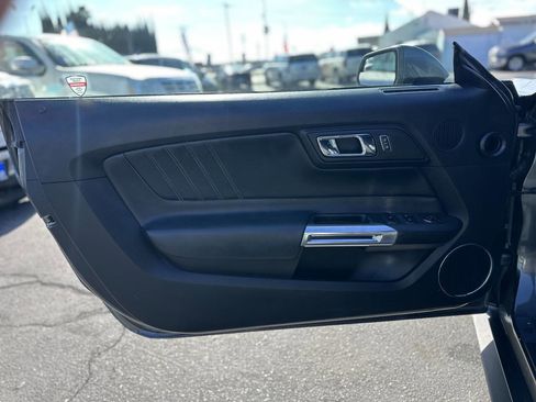 Used 2016 Ford Mustang Premium image 10
