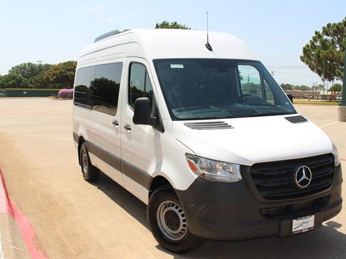 Used 2024 Mercedes-Benz Sprinter 2500 image 7