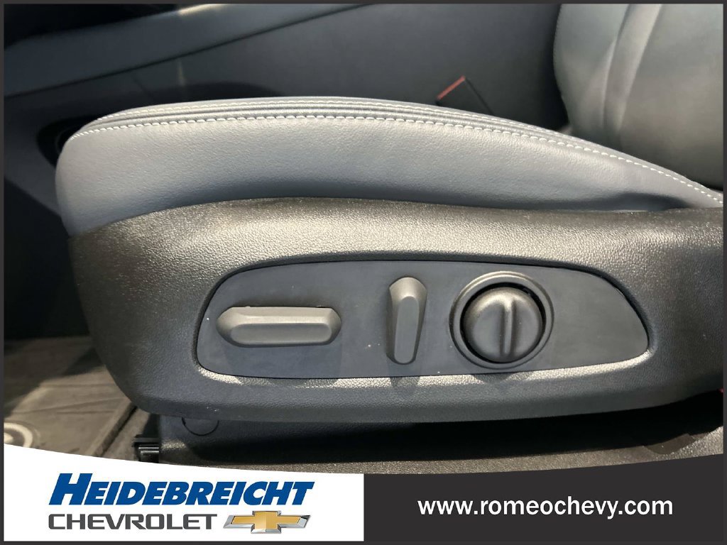 Used 2024 Buick Enclave Essence w/ Sport Touring Edition FWD image 14