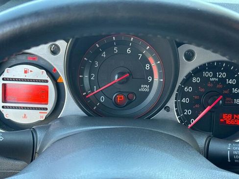 Used 2009 Nissan 370Z Touring image 28