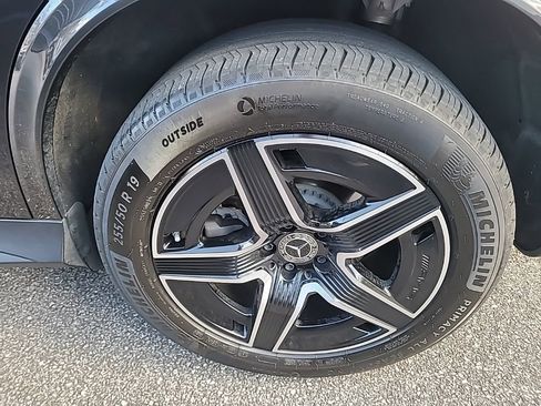 Used 2025 Mercedes-Benz GLC 300 4MATIC image 6