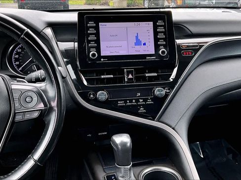Used 2022 Toyota Camry SE w/ Convenience Package FWD image 6
