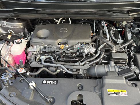 Certified 2025 Toyota Sienna Platinum FWD image 36