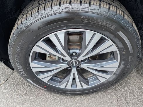 Used 2023 Nissan Rogue SV AWD/4WD image 15