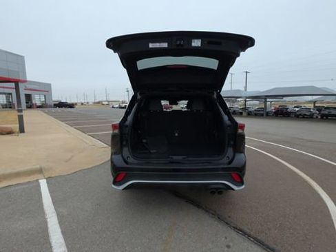 Used 2024 Toyota Highlander XSE image 27