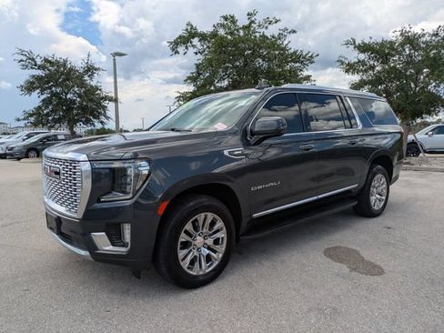 Used 2021 GMC Yukon XL Denali AWD/4WD image 10