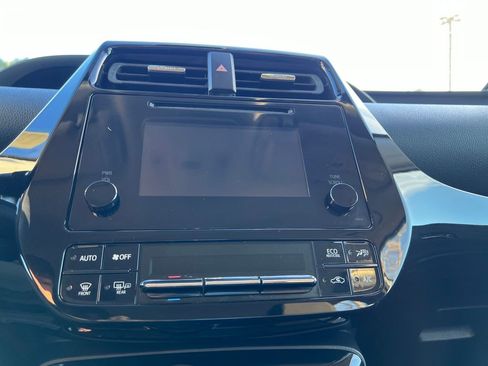 Used 2019 Toyota Prius L Eco image 18