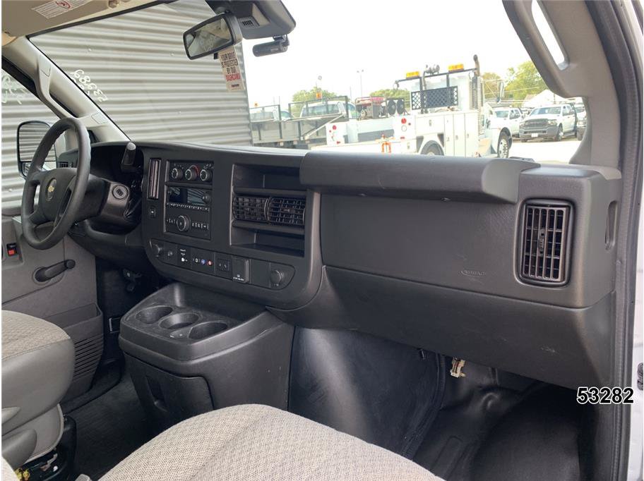Used 2020 Chevrolet Express 2500 RWD image 28