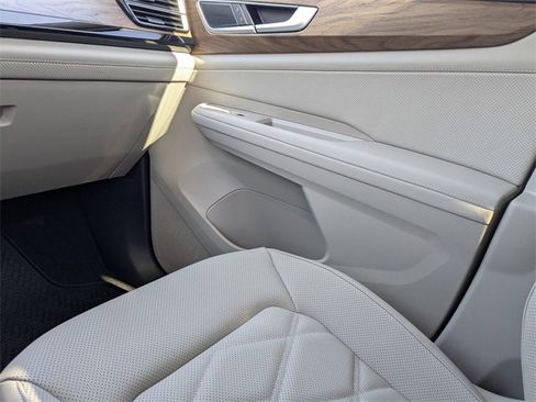 New 2026 Volkswagen Atlas SE image 18