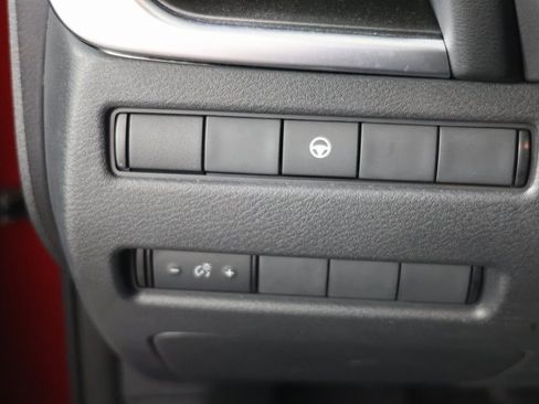 Used 2023 Nissan Rogue SV image 22