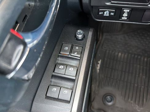 Used 2016 Toyota Tacoma TRD Sport w/ Premium & Technology Package image 19