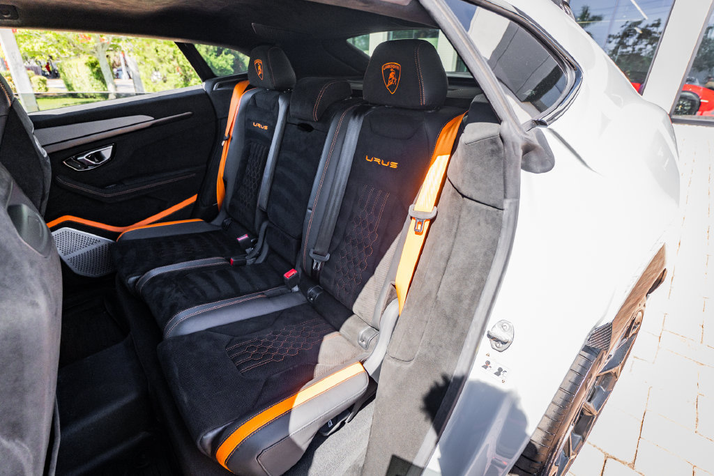 Used 2024 Lamborghini Urus Performante AWD/4WD image 39