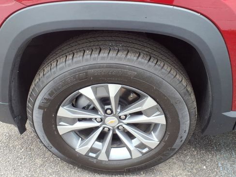 Used 2026 Chevrolet Equinox LT AWD/4WD image 8