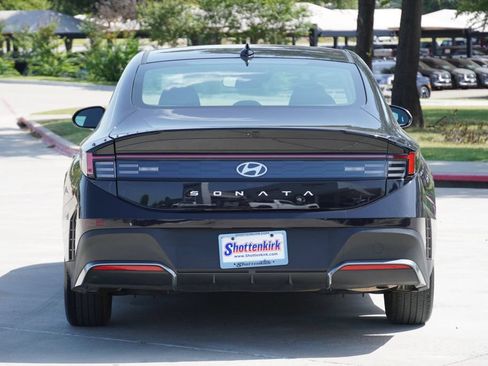 Used 2025 Hyundai Sonata SE FWD image 6