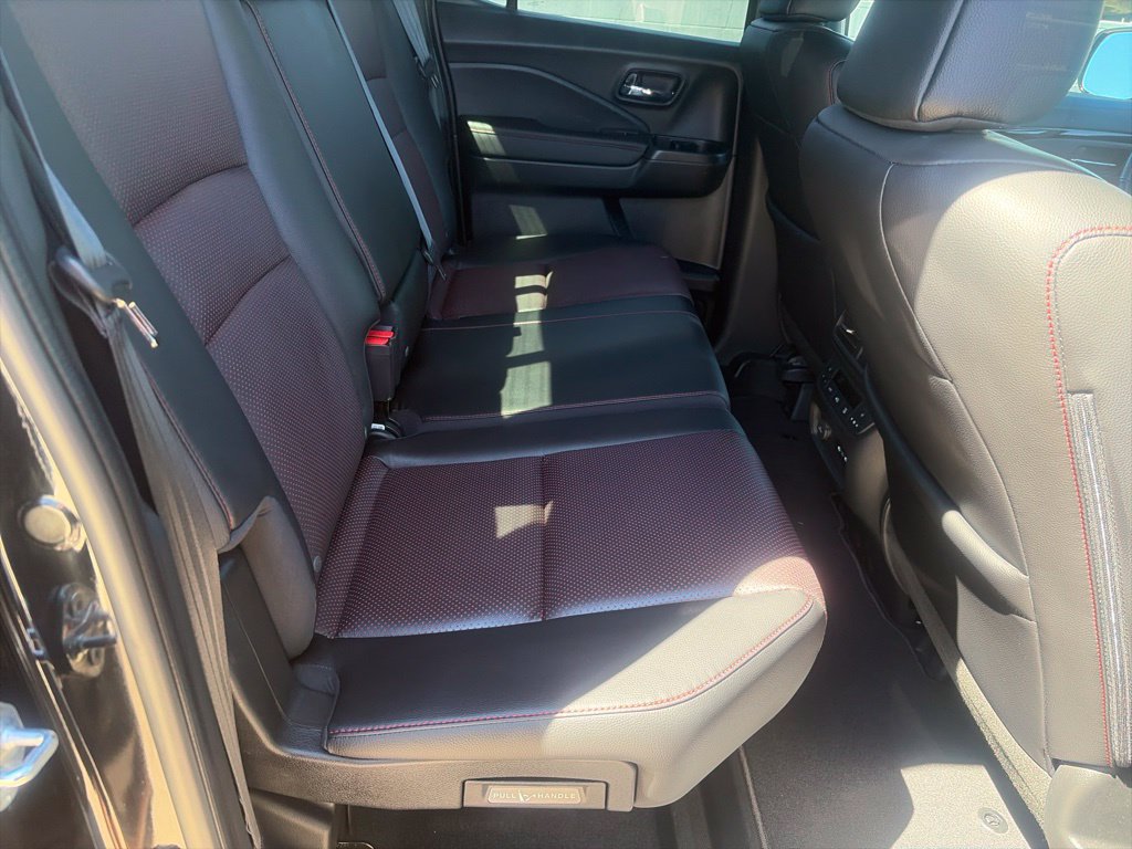 Used 2025 Honda Ridgeline Black Edition image 16