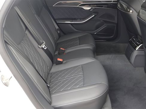 Used 2025 Audi S8 w/ Executive Package image 17