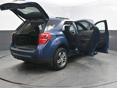 Used 2017 Chevrolet Equinox Premier w/ Enhanced Convenience Package AWD/4WD image 36