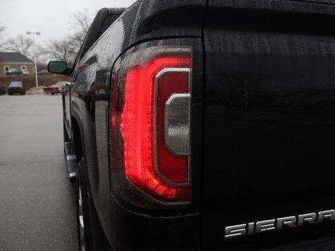 Used 2017 GMC Sierra 1500 SLT w/ SLT Premium Package image 33