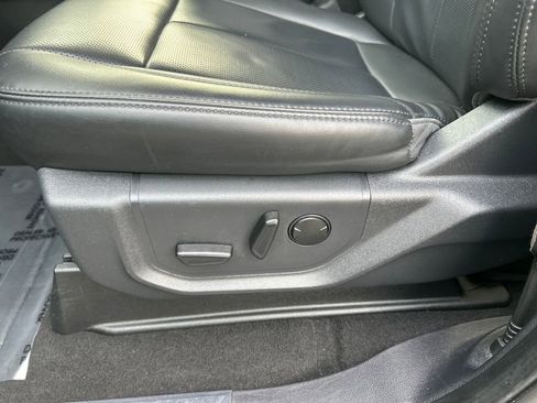 Used 2024 Ford Expedition Max XLT image 16