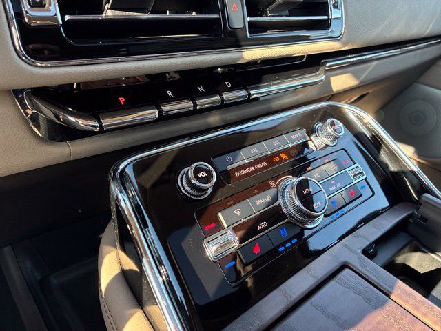 Used 2023 Lincoln Navigator Reserve AWD/4WD image 32