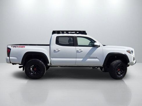 Used 2020 Toyota Tacoma TRD Off-Road w/ Technology Package AWD/4WD image 3