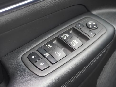 Used 2022 Jeep Grand Cherokee Limited AWD/4WD image 16
