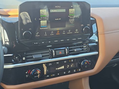 New 2025 Nissan Pathfinder Platinum image 17