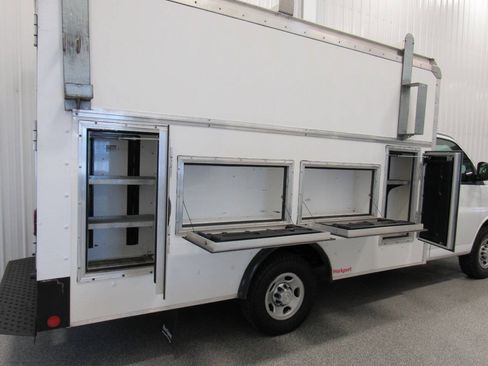 Used 2020 Chevrolet Express 3500 w/ Power Convenience Package RWD image 27