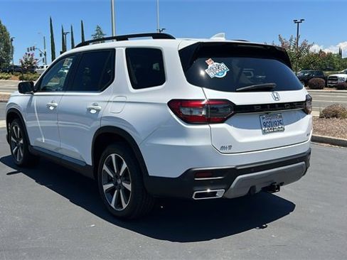 Used 2023 Honda Pilot Elite image 6