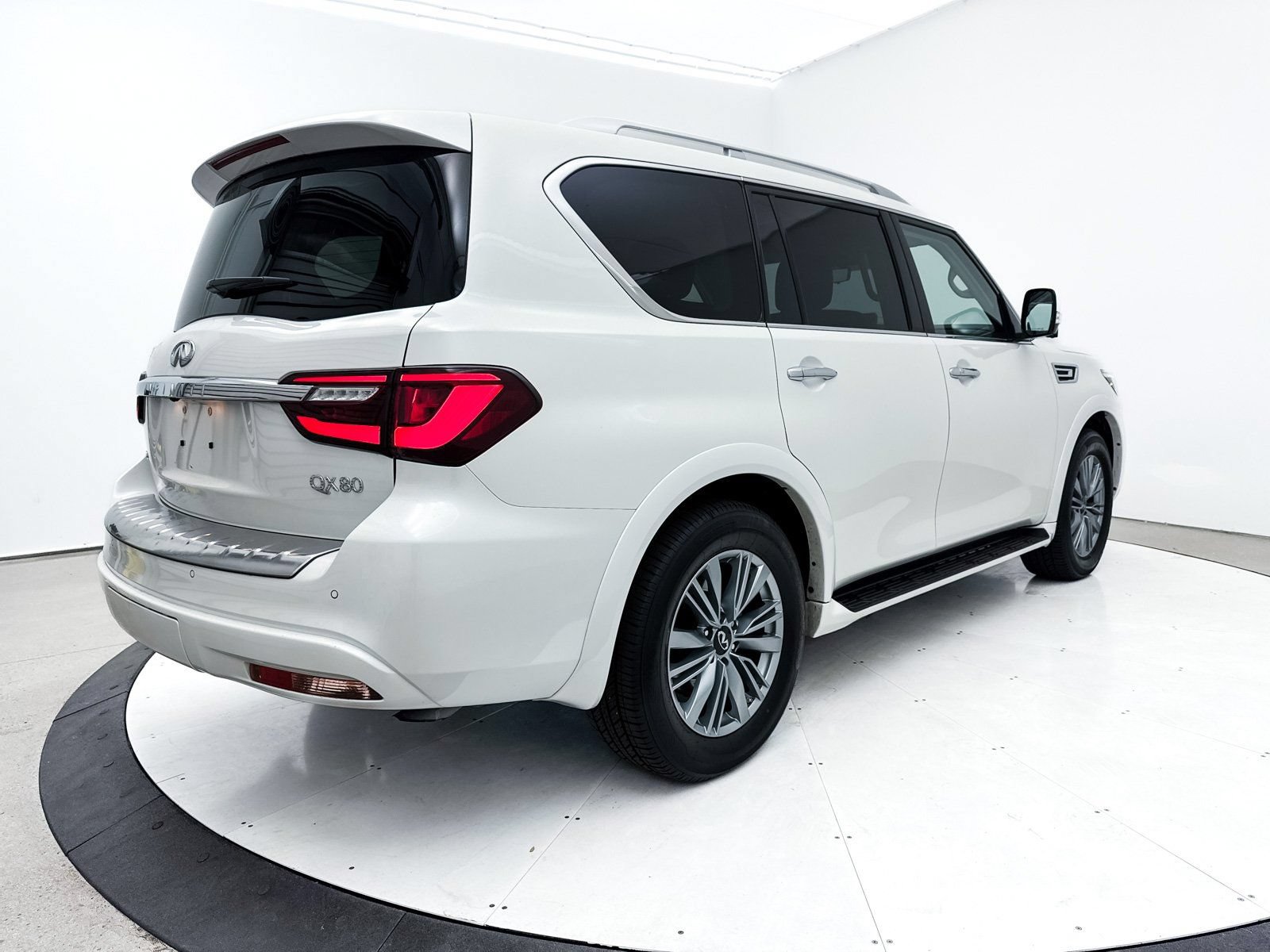 Used 2024 INFINITI QX80 Luxe AWD/4WD image 31