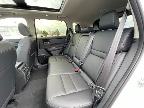 New 2025 Nissan Rogue SL w/ SL Premium Package image 16