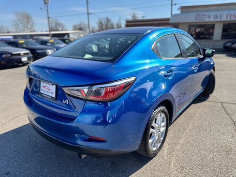 Used 2017 Toyota Yaris iA image 3
