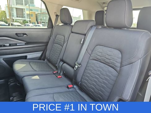 Used 2025 Nissan Pathfinder SV FWD image 15