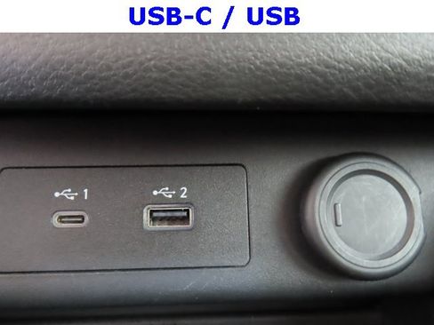 Used 2023 Nissan Rogue S image 9