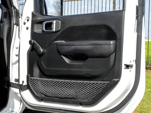 Used 2023 Jeep Gladiator Sport AWD/4WD image 47