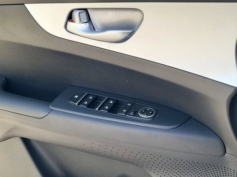Used 2023 Kia Forte LXS FWD image 19