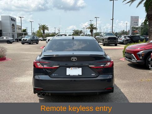 Used 2025 Toyota Camry SE FWD image 4