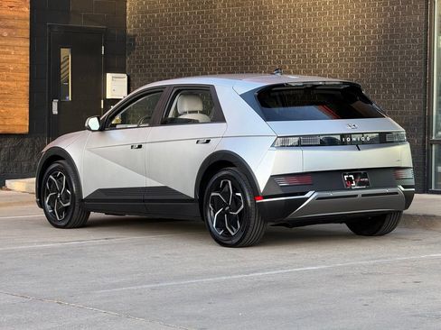 Used 2023 Hyundai Ioniq 5 SEL w/ Cargo Package image 4