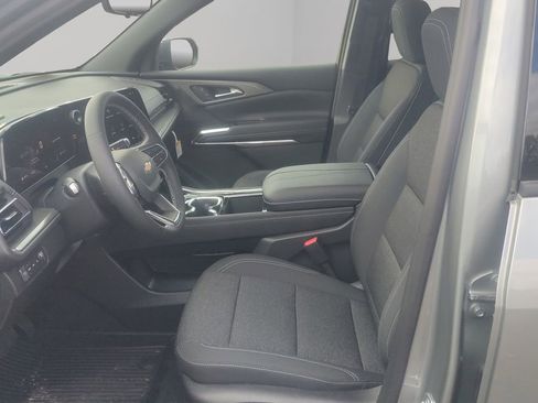 New 2026 Chevrolet Traverse LT w/ Sun and Wheel Package image 11