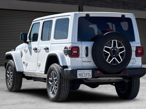 Used 2025 Jeep Wrangler Unlimited Sahara AWD/4WD image 6