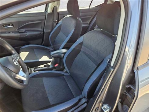 Used 2025 Nissan Versa SV image 18