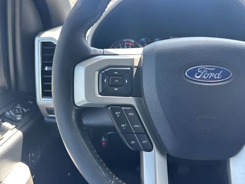 Used 2019 Ford F250 Lariat image 14