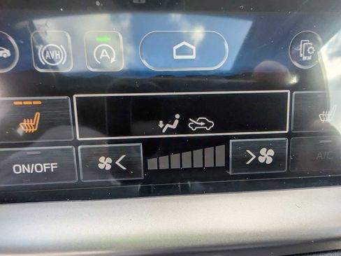 Used 2025 Subaru Outback Limited image 14