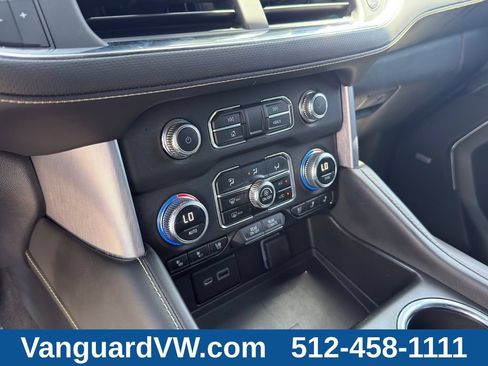 Used 2023 GMC Yukon XL SLT AWD/4WD image 14