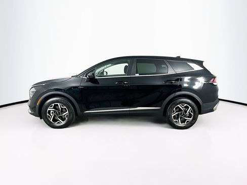 Used 2025 Kia Sportage LX image 4