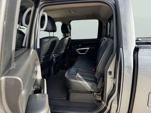 Used 2017 Nissan Titan SL image 36