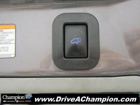 Used 2015 Toyota Sienna L image 15