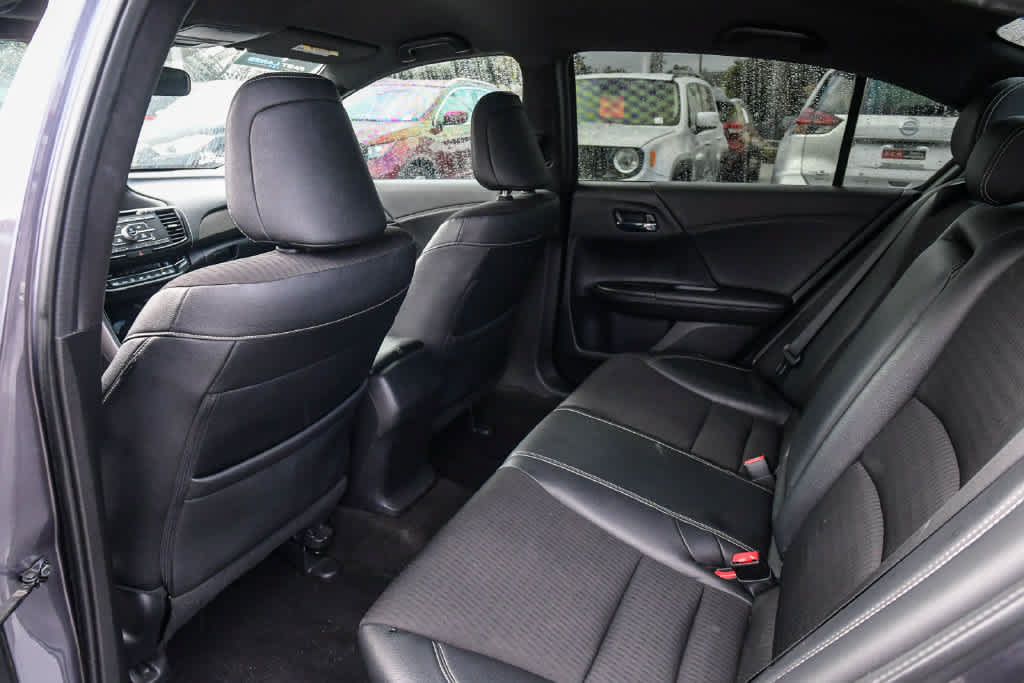 Used 2017 Honda Accord Sport image 17