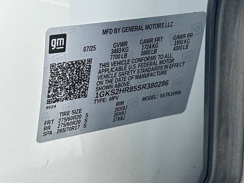 Used 2025 GMC Yukon XL AT4 w/ AT4 Premium Plus Package AWD/4WD image 30