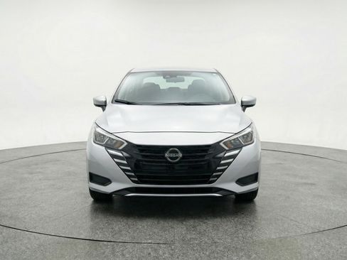 Used 2025 Nissan Versa SV FWD image 2